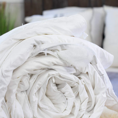 Silk Bedding Direct, 2 Luxus Bettdecken, Maulbeerseide, handgefertigt, Sommer & Frühlings/Herbstgewicht, Queen 240x220cm, Oeko-TEX